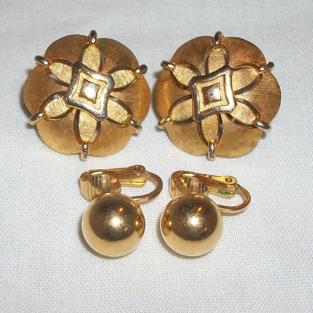 Vintage 2 Pair of Trifari Clip On Earrings